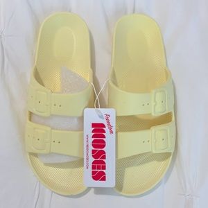 Freedom Moses yellow sandals- size 9